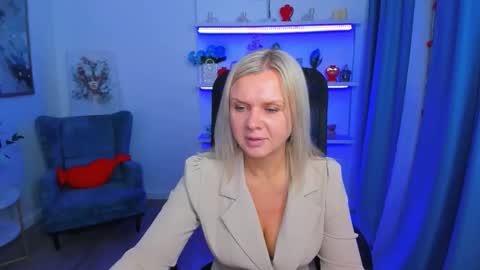 Snapshot of agathaklouin chatting on 02.19.26 Agatha online show from 02.19.26