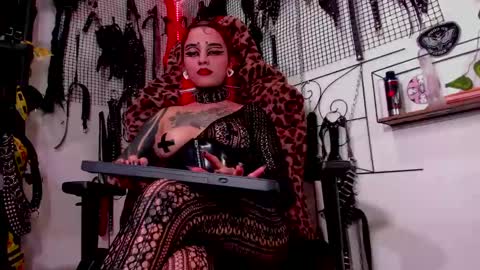 Snapshot of agathamoonn chatting on 12.20.24 Agatha Fox online show from 12.20.24