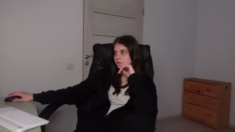 Agelina Lilly Laura online show from 01.25.25