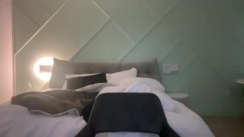 Annie online show from 01.12.25