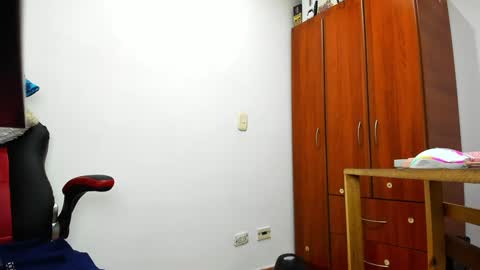 Snapshot of aguslover chatting on 02.04.25 Agustin online show from 02.04.25