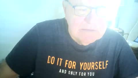 Snapshot of ahmole chatting on 12.25.24 Ole online show from 12.25.24