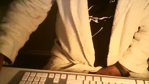 Snapshot of ahmole chatting on 11.15.25 Ole online show from 11.15.25