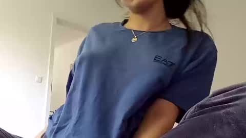 Selena online show from 09.22.25