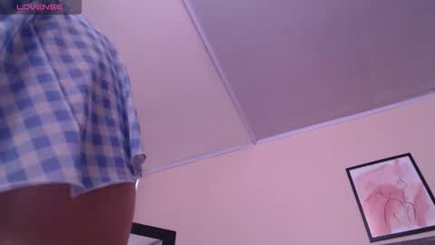 Snapshot of ahri_roux chatting on 02.26.26 ahry online show from 02.26.26