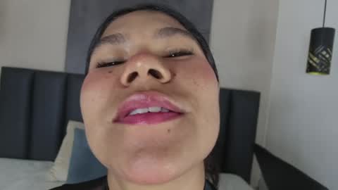 Snapshot of ahslyevans__ chatting on 04.26.26 AHSLY online show from 04.26.26