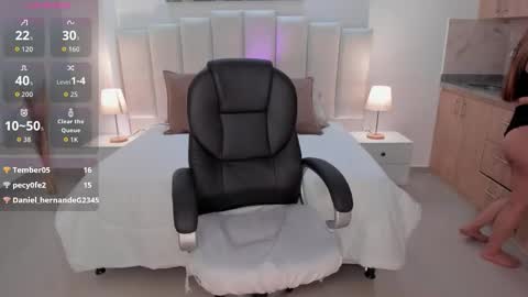 Snapshot of aida_adams chatting on 09.11.25 AIDA ADAMS online show from 09.11.25