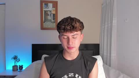 Snapshot of aidan_hale chatting on 12.23.24 A H online show from 12.23.24