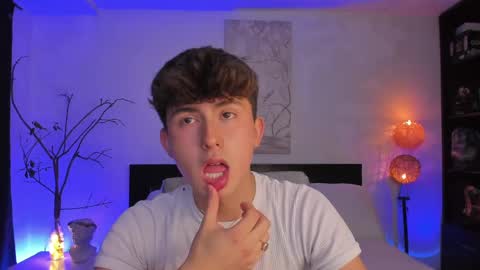 Snapshot of aidan_hale chatting on 03.01.25 A H online show from 03.01.25