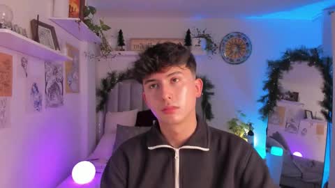 Snapshot of aidan_hale chatting on 11.29.25 A H online show from 11.29.25