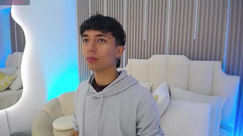 Snapshot of aiden_rivers_ chatting on 03.10.26 Aiden online show from 03.10.26