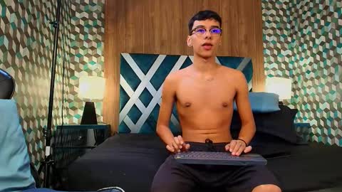 Snapshot of aiden_royce chatting on 09.09.25 aiden_royce online show from 09.09.25