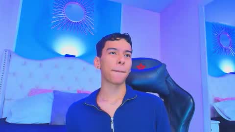 Snapshot of aiden_royce chatting on 09.29.25 aiden_royce online show from 09.29.25