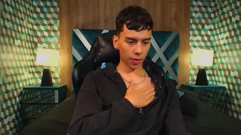 Snapshot of aiden_royce chatting on 11.06.25 aiden_royce online show from 11.06.25