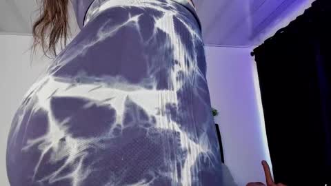 Snapshot of aihnoa_split chatting on 03.07.25 AIHNOA online show from 03.07.25