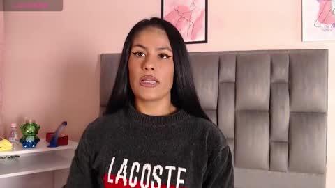 Snapshot of aiilynn_1 chatting on 11.13.25 Ailyn online show from 11.13.25