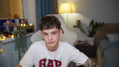 Snapshot of aiko_miracle chatting on 12.16.24 birthday here online show from 12.16.24