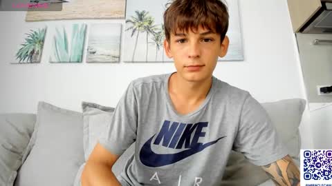 Snapshot of aiko_miracle chatting on 10.11.25 birthday here online show from 10.11.25