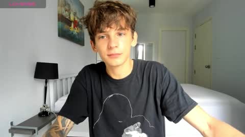 Snapshot of aiko_miracle chatting on 11.03.25 birthday here online show from 11.03.25