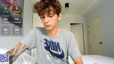 Snapshot of aiko_miracle chatting on 11.10.25 birthday here online show from 11.10.25