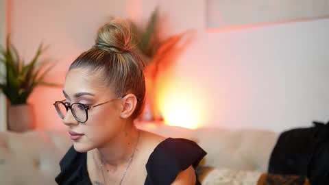  Aileen  online show from 10.09.25