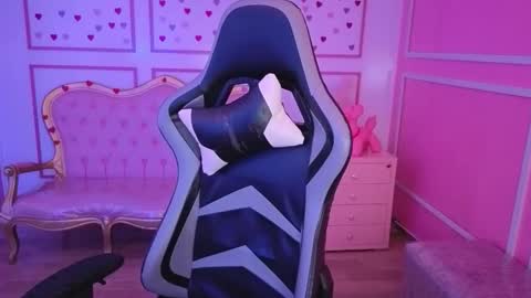 Snapshot of ailen_t_ chatting on 09.10.25 ailen online show from 09.10.25