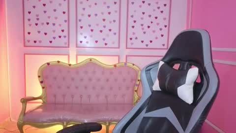 Snapshot of ailen_t_ chatting on 09.17.25 ailen online show from 09.17.25