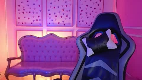 Snapshot of ailen_t_ chatting on 09.27.25 ailen online show from 09.27.25