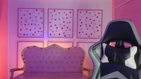 Snapshot of ailen_t_ chatting on 10.01.25 ailen online show from 10.01.25