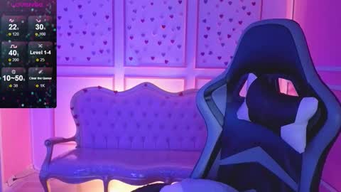 Snapshot of ailen_t_ chatting on 10.14.25 ailen online show from 10.14.25