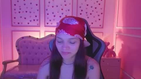 Snapshot of ailen_t_ chatting on 10.15.25 ailen online show from 10.15.25