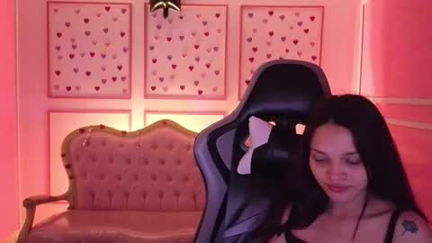 Snapshot of ailen_t_ chatting on 10.21.25 ailen online show from 10.21.25