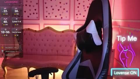 Snapshot of ailen_t_ chatting on 10.23.25 ailen online show from 10.23.25