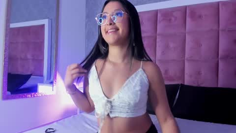 Ailen online show from 10.21.25