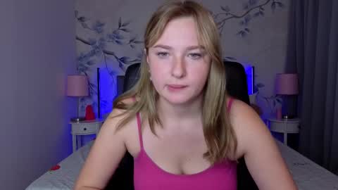 Snapshot of ailissa__fox chatting on 10.22.25 Alisa online show from 10.22.25