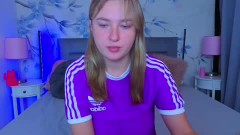 Snapshot of ailissa__fox chatting on 11.06.25 Alisa online show from 11.06.25