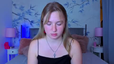 Snapshot of ailissa__fox chatting on 11.09.25 Alisa online show from 11.09.25