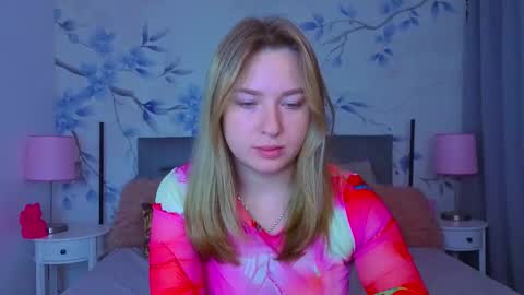 Snapshot of ailissa__fox chatting on 11.17.25 Alisa online show from 11.17.25