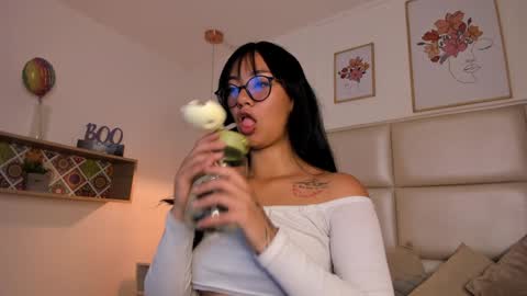 Snapshot of aily_yozuko chatting on 02.05.25 Aily Yozuko online show from 02.05.25