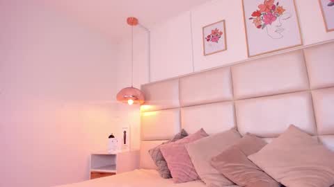 Snapshot of aily_yozuko chatting on 02.18.25 Aily Yozuko online show from 02.18.25