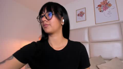 Snapshot of aily_yozuko chatting on 02.20.25 Aily Yozuko online show from 02.20.25