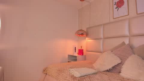 Snapshot of aily_yozuko chatting on 09.10.25 Aily Yozuko online show from 09.10.25