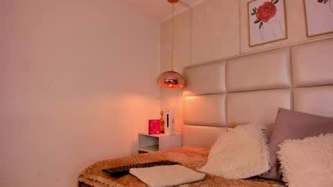 Snapshot of aily_yozuko chatting on 09.25.25 Aily Yozuko online show from 09.25.25