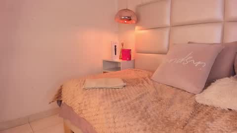 Snapshot of aily_yozuko chatting on 10.28.25 Aily Yozuko online show from 10.28.25