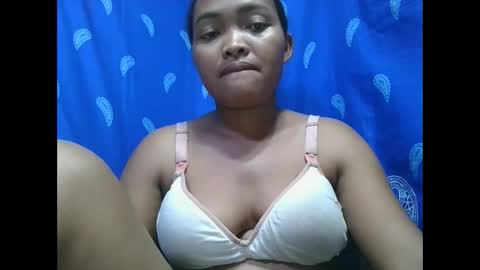 Snapshot of aimealdy chatting on 10.30.25 aimealdy online show from 10.30.25