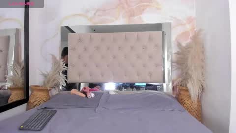 Ainaah  online show from 09.26.25