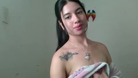Snapshot of aine_ileana chatting on 04.29.26 J online show from 04.29.26