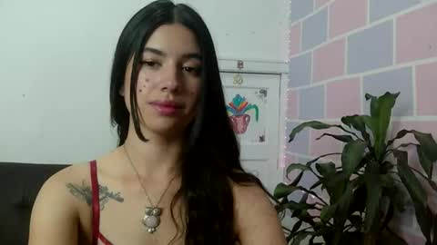 Snapshot of aine_ileana chatting on 06.01.26 J online show from 06.01.26