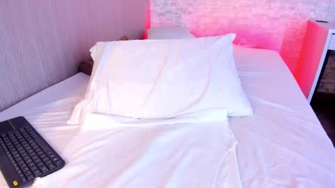 Snapshot of aisha_h chatting on 02.12.25 Aisha online show from 02.12.25