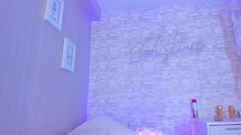 Snapshot of aisha_h chatting on 02.18.25 Aisha online show from 02.18.25